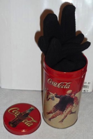 9512-1 € 10,00coca cola handschoenen in blik